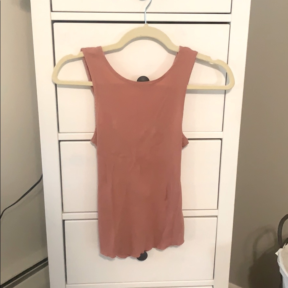 Tank top with open twist back